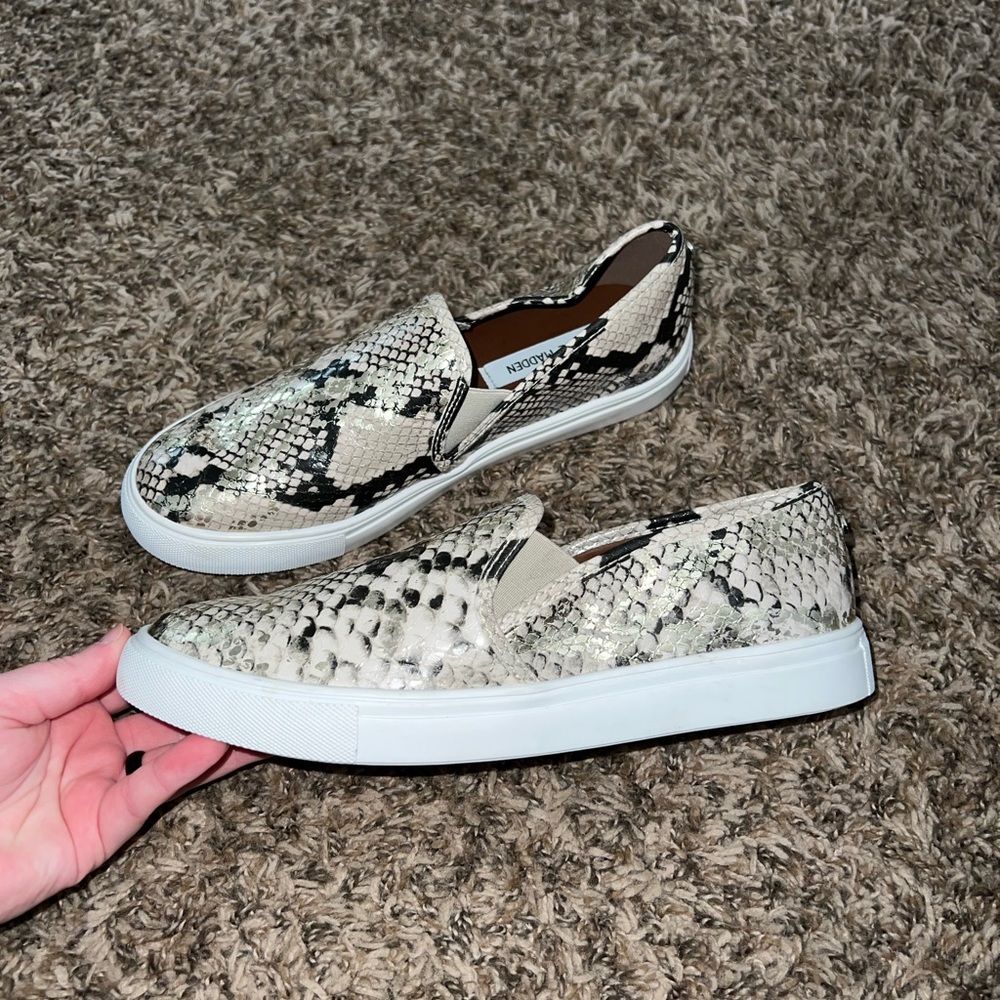 Steve Madden Animal Print Sneakers Size 9